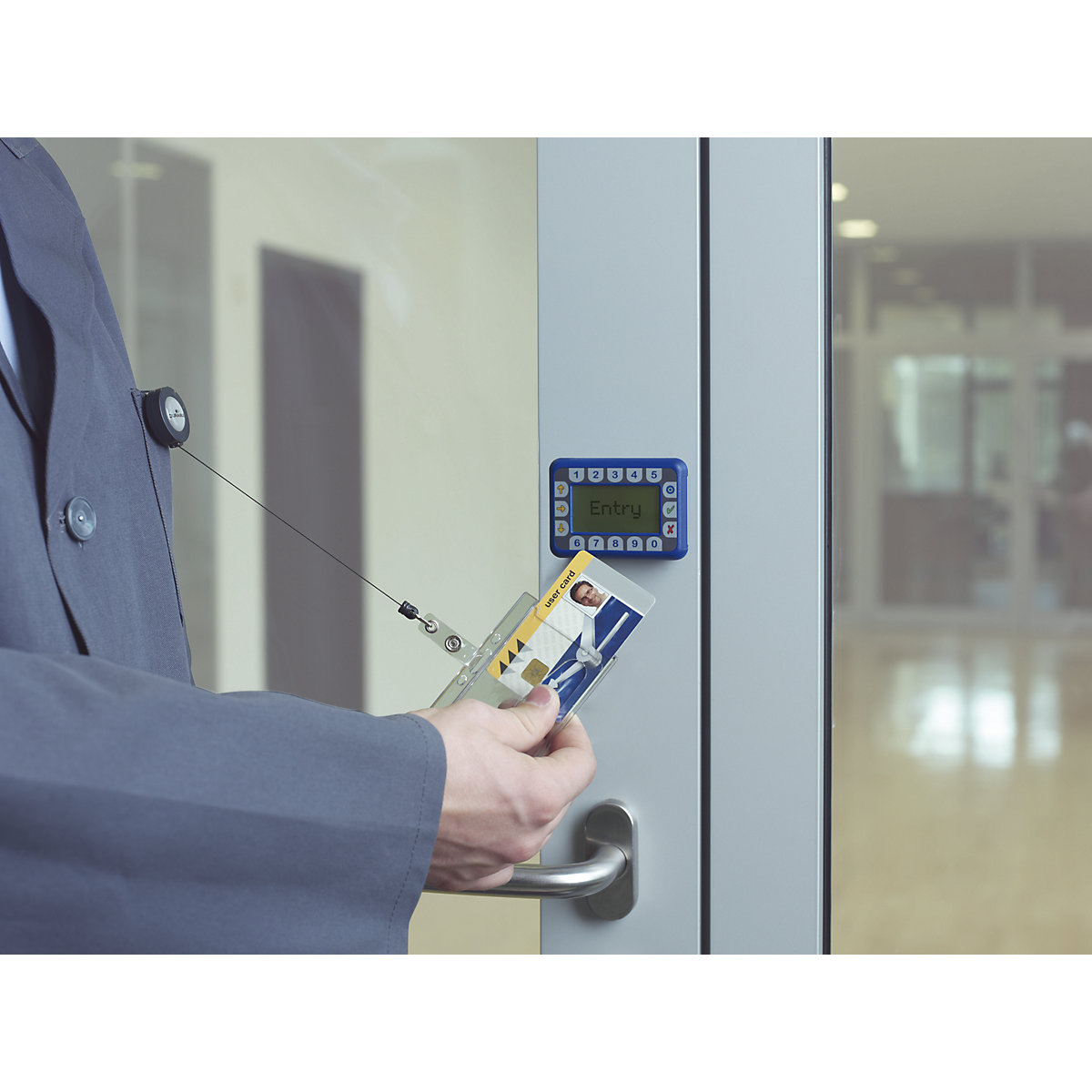 Porta-cartões com extração tipo ioiô – DURABLE (Imagem do produto 3)-2