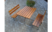 Set di tavolo e panche