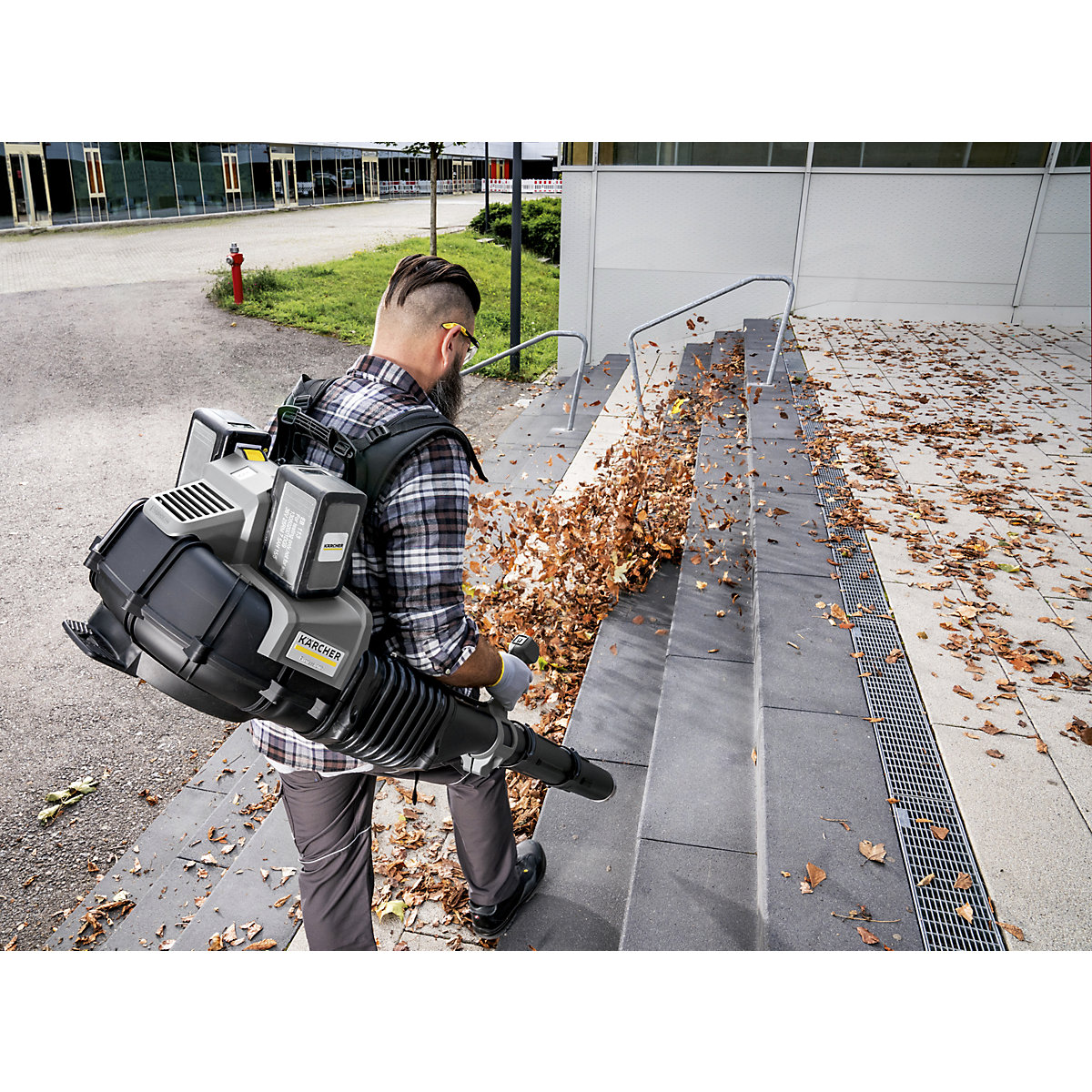 kaercher rechargeable backpack type leaf blower 1060 36 bp pack