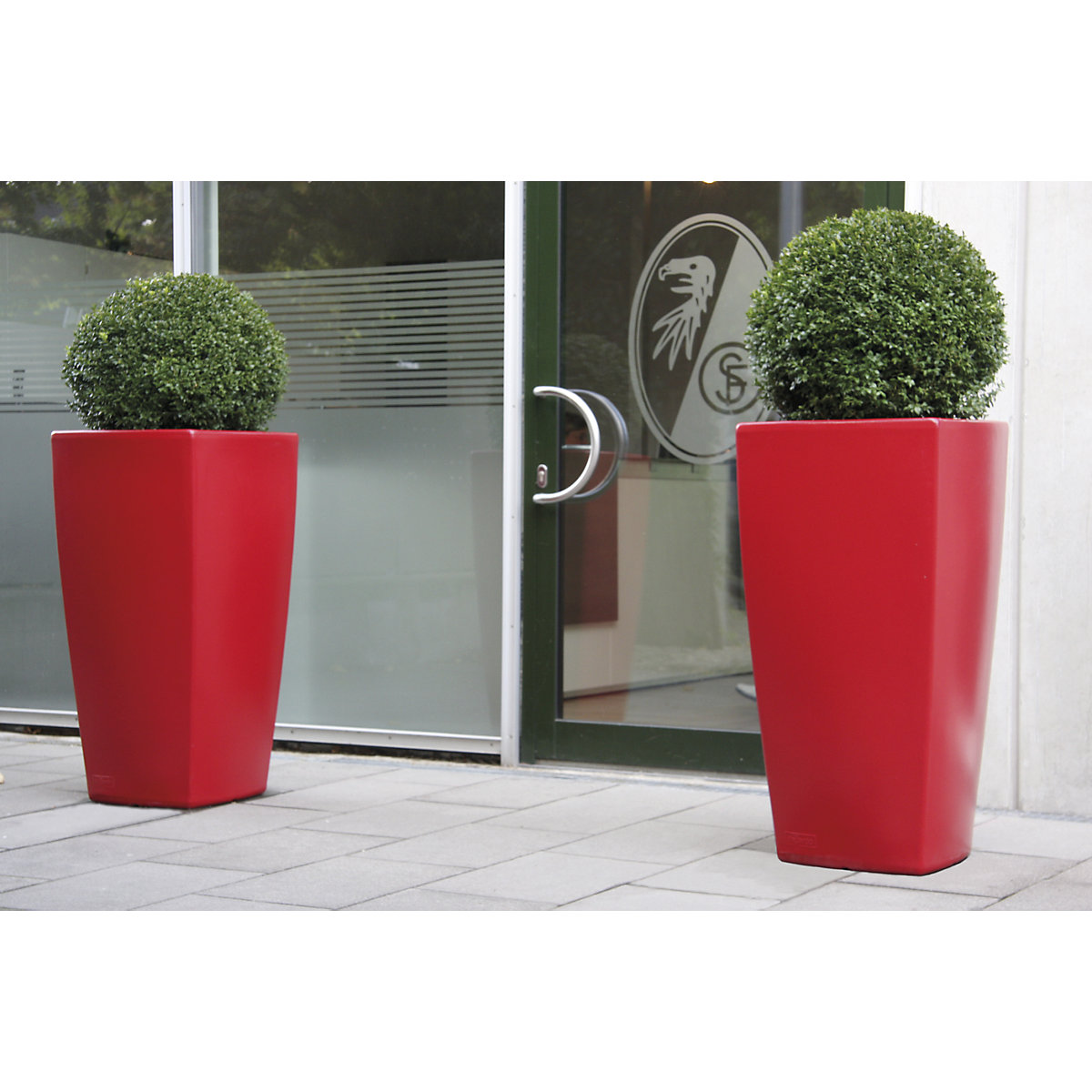 Plant container – DEGARDO, TREVIA IV, HxWxD 900 x 470 x 470 mm, ruby red-2
