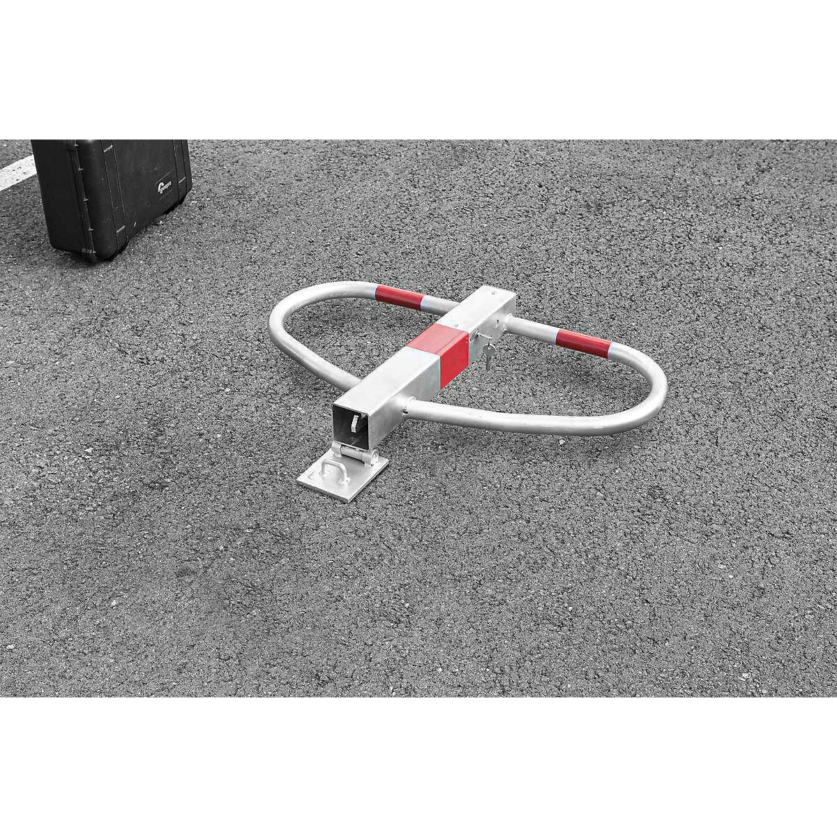 Pałąk parkingowy, przechylny