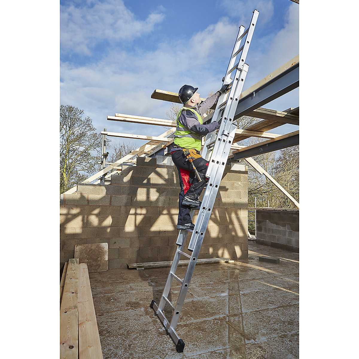 Werner Square Rung 3 Section Extension Ladder (Product illustration 13)-12