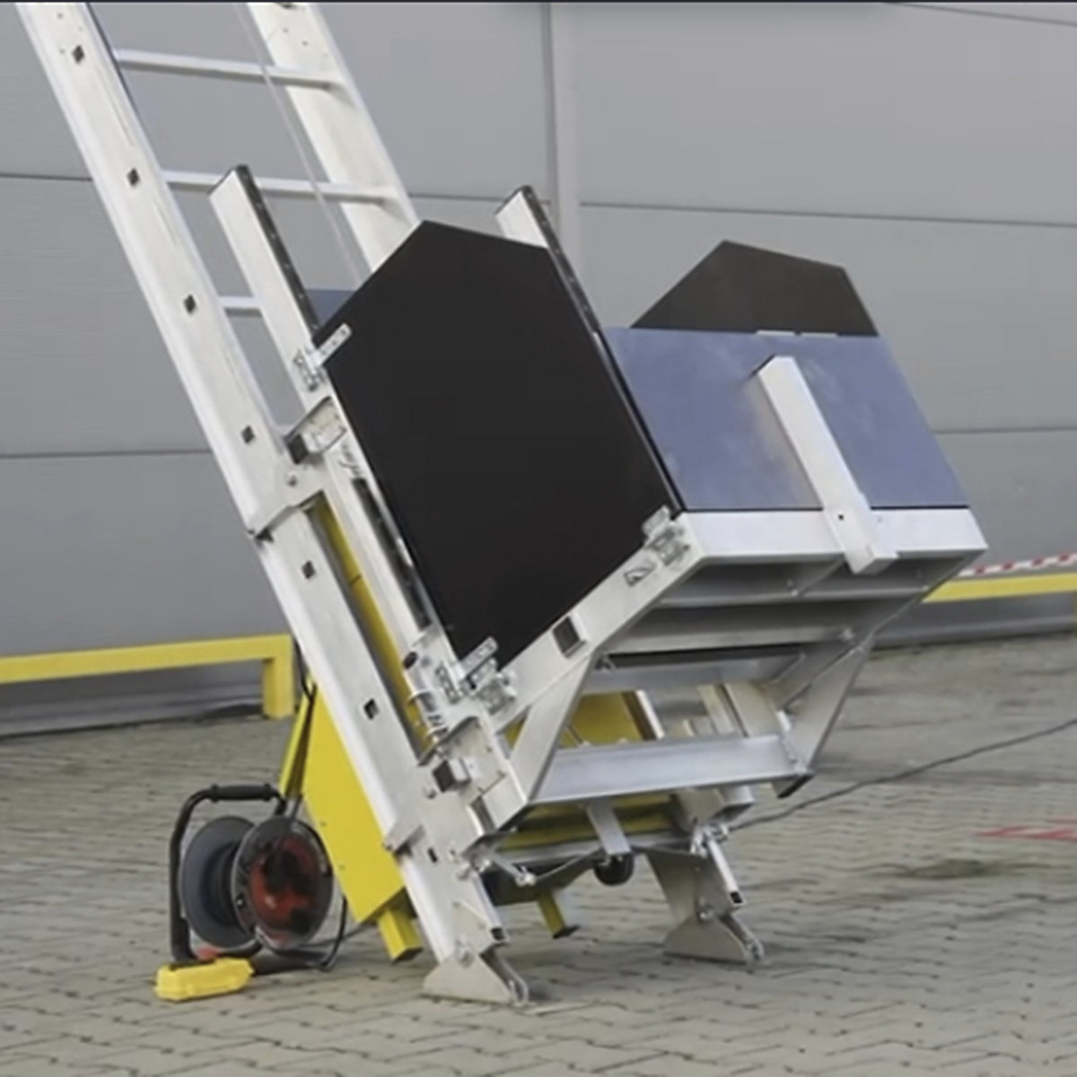 Drabest 7-in-1 Industrial Ladder Hoist (Product illustration 2)-1