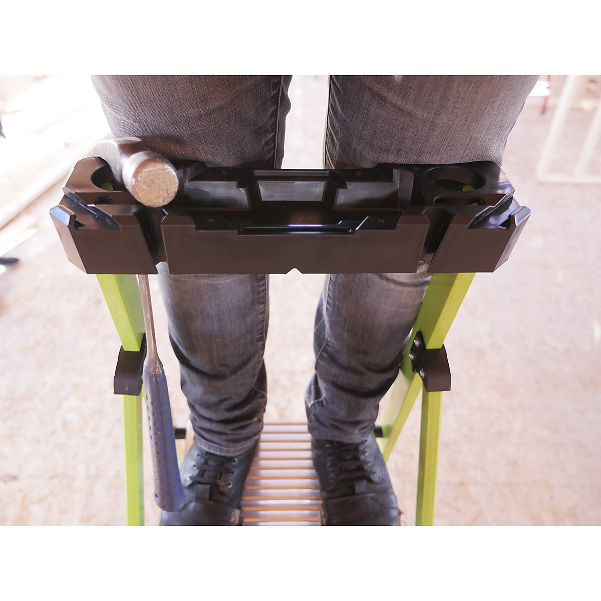 Little Giant MightyLite Fibreglass Step Ladder (Product illustration 10)-9