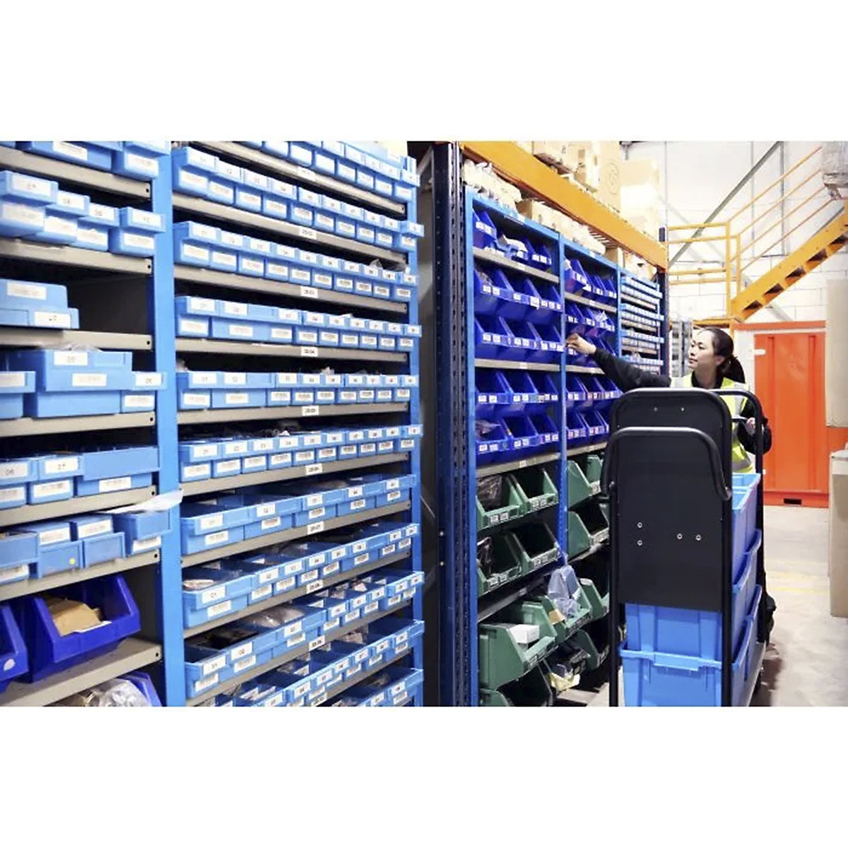 Narrow-Aisle Tote Trolleys (Product illustration 2)-1