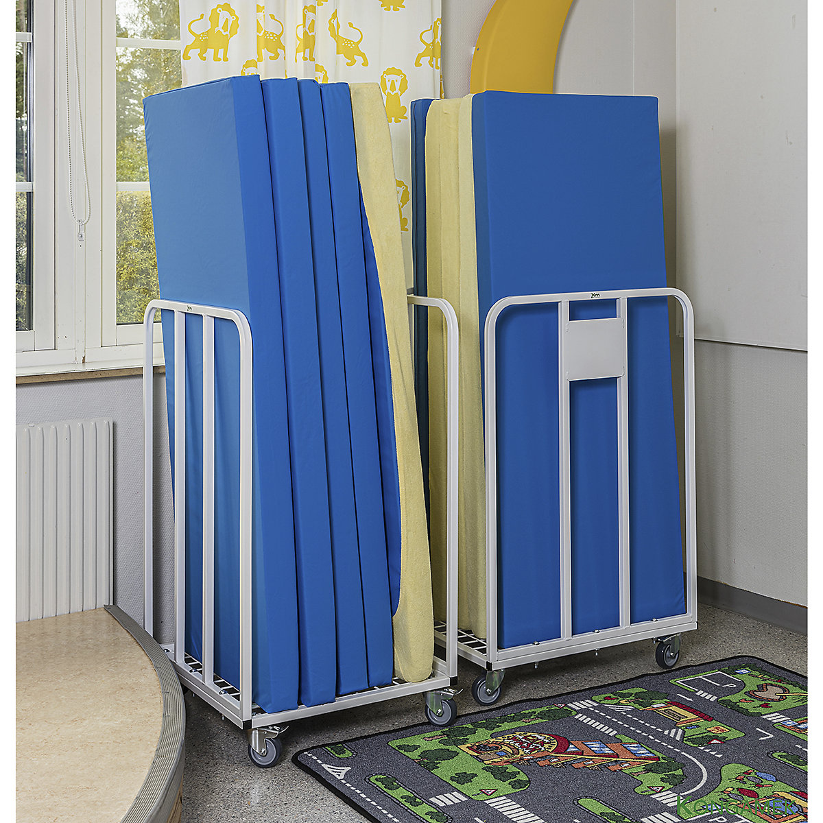 Kongamek Two Sided Mesh Base Roll Container (Product illustration 6)-5