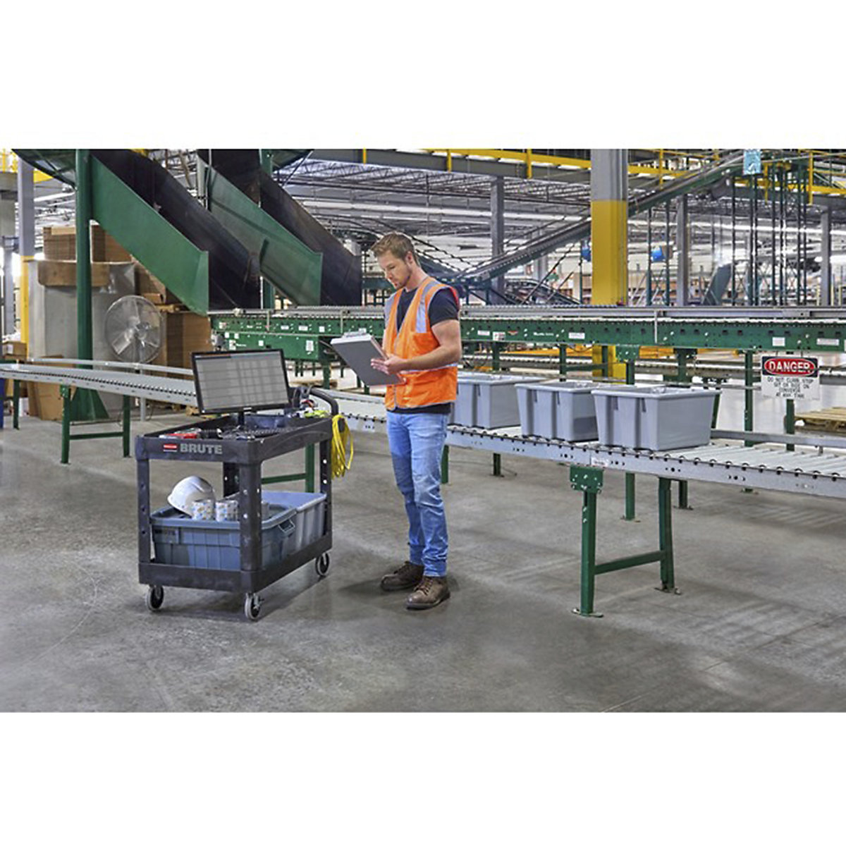 Rubbermaid BRUTE Heavy-Duty Shelf Trolleys (Product illustration 6)-5