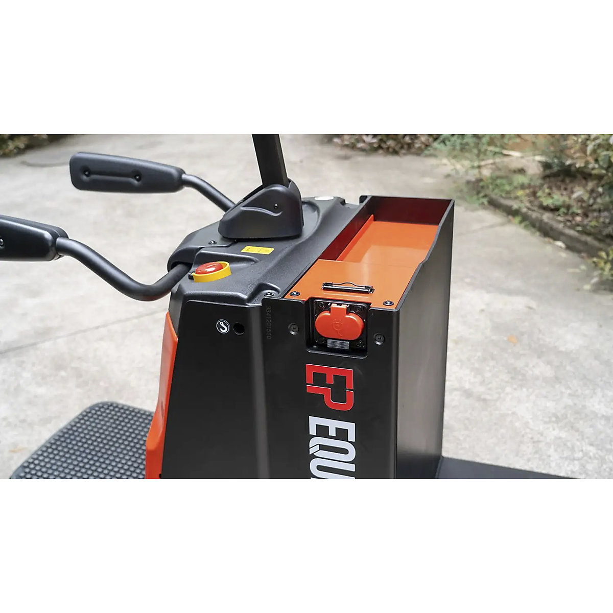EP Ride-On Powered Pallet Truck | BS EN3691-5 (Product illustration 8)-7
