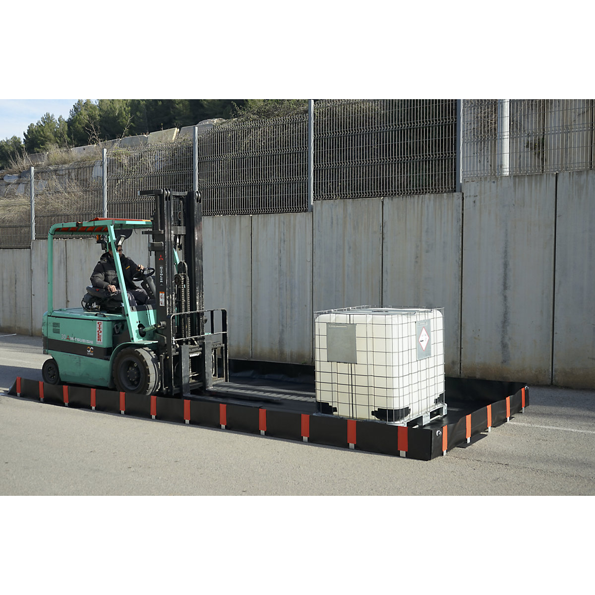 Folding sump tray (Product illustration 2)-1