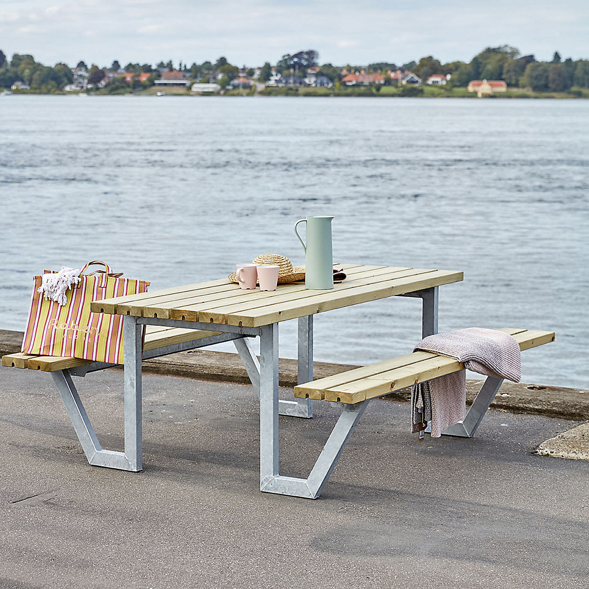 Ensemble table et bancs pour 6 personnes (Illustration du produit 2)-1