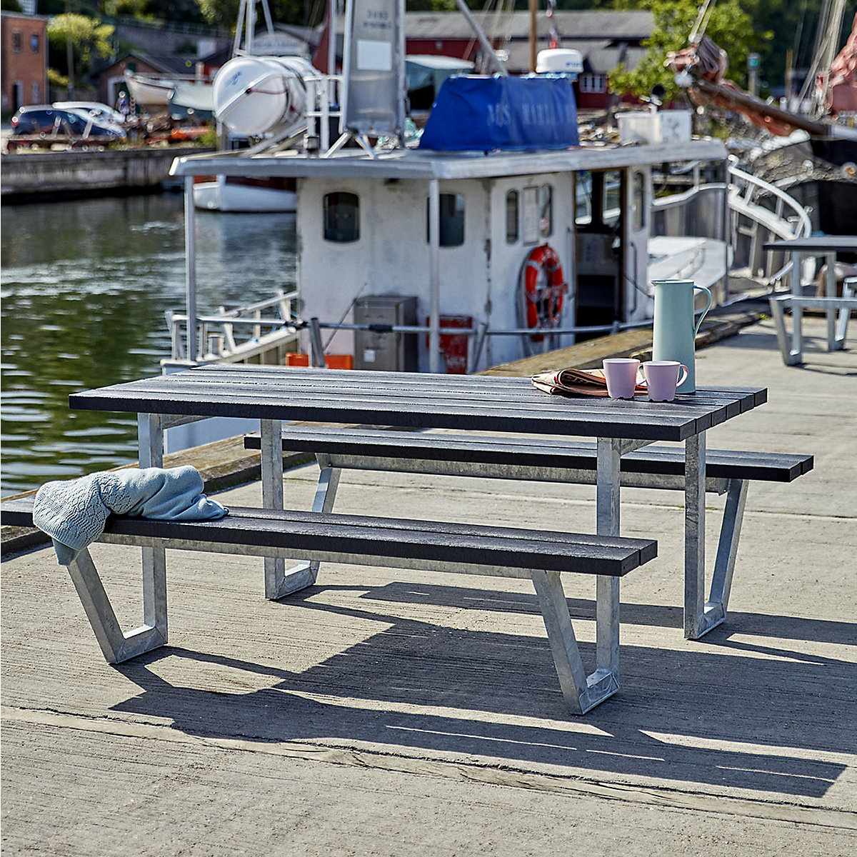 Ensemble table et bancs pour 6 personnes (Illustration du produit 2)-1