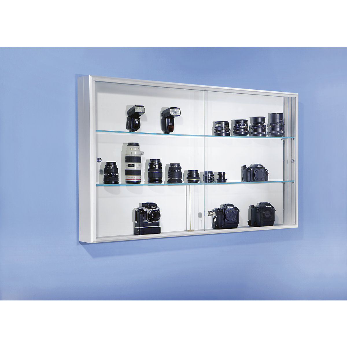 Tolóajtós vitrin &ndash; eurokraft pro