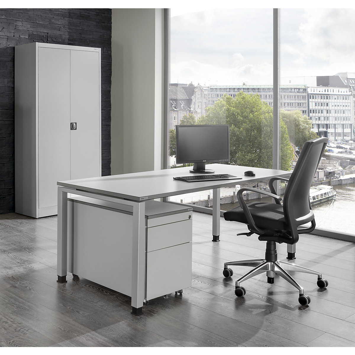 ARCOS komplett iroda – mauser, íróasztal, szárnyasajtós szekrény, görgős konténer függő irattartóval, világosszürke-2