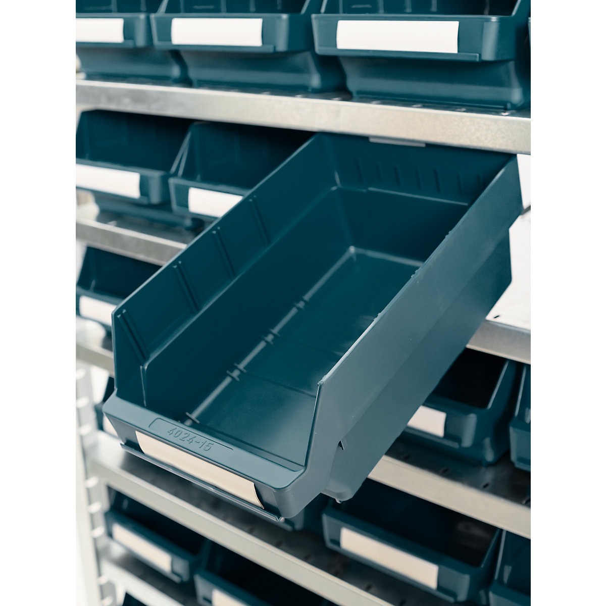 STEMO Boltless Small Parts Shelving Rack Light Grey 1790 mm 32 Green Bins 10