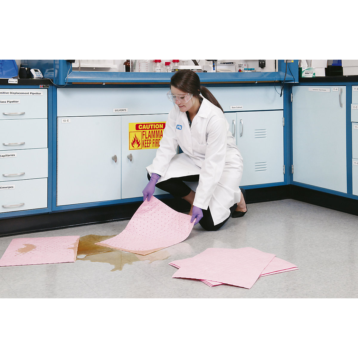 HazMat absorbent sheeting mat – PIG (Product illustration 2)-1