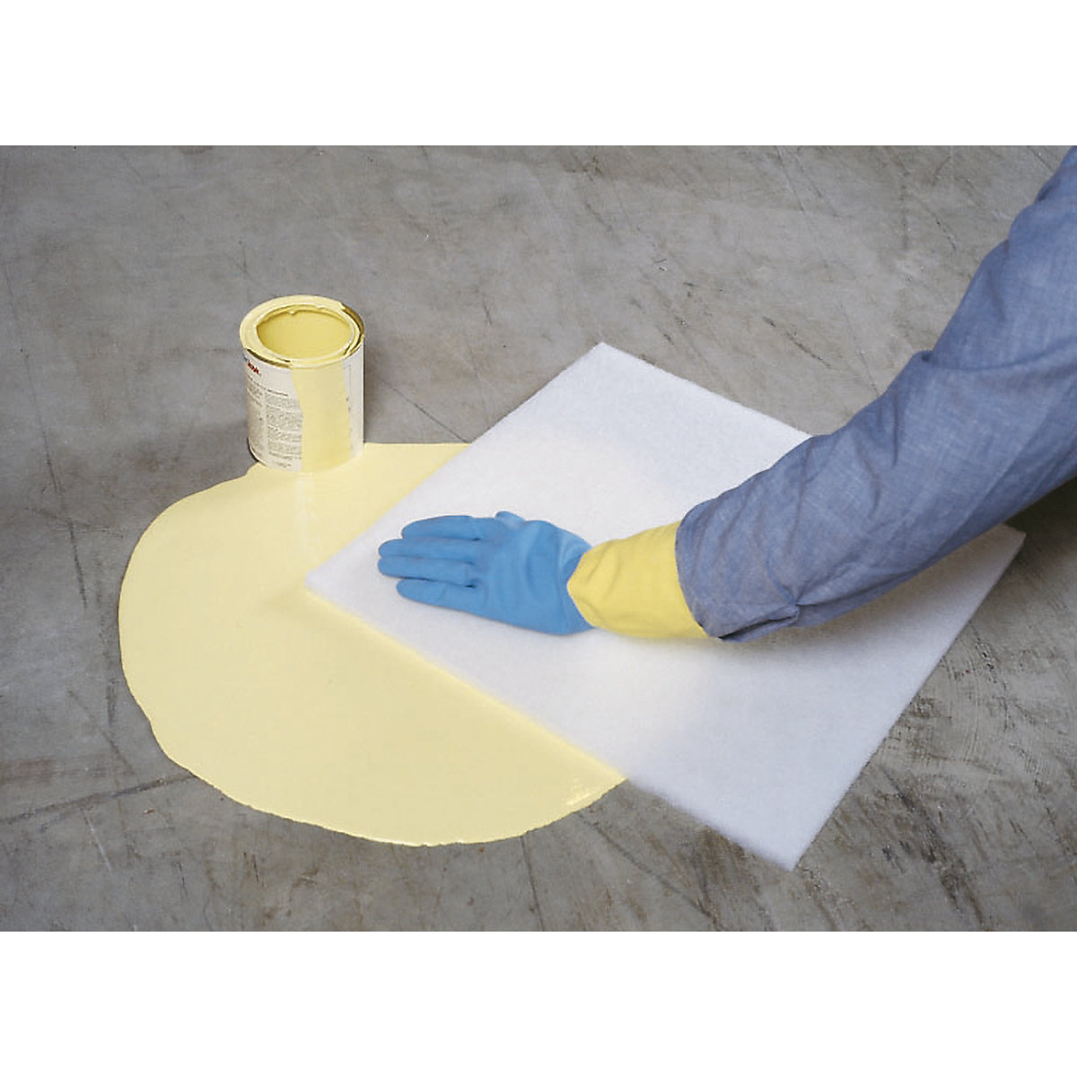 Heavy Fluids absorbent sheeting mat – PIG (Product illustration 2)-1