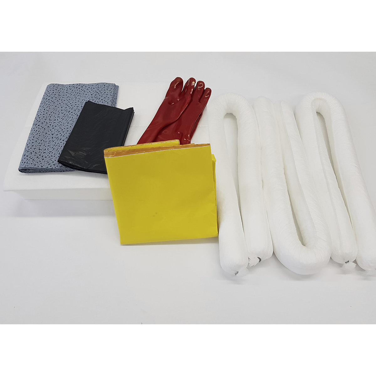 Leakage emergency kit with single use sealing mat