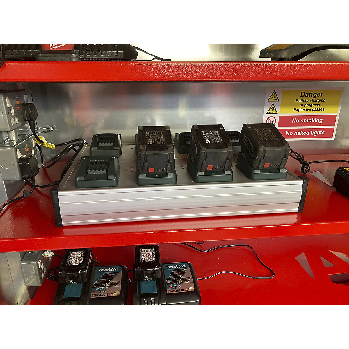 Armorgard PowerStor | Secure, Fire Safe Power Tool Battery Charging Station Unit | 32 x 32A/240V (Product illustration 10)-9