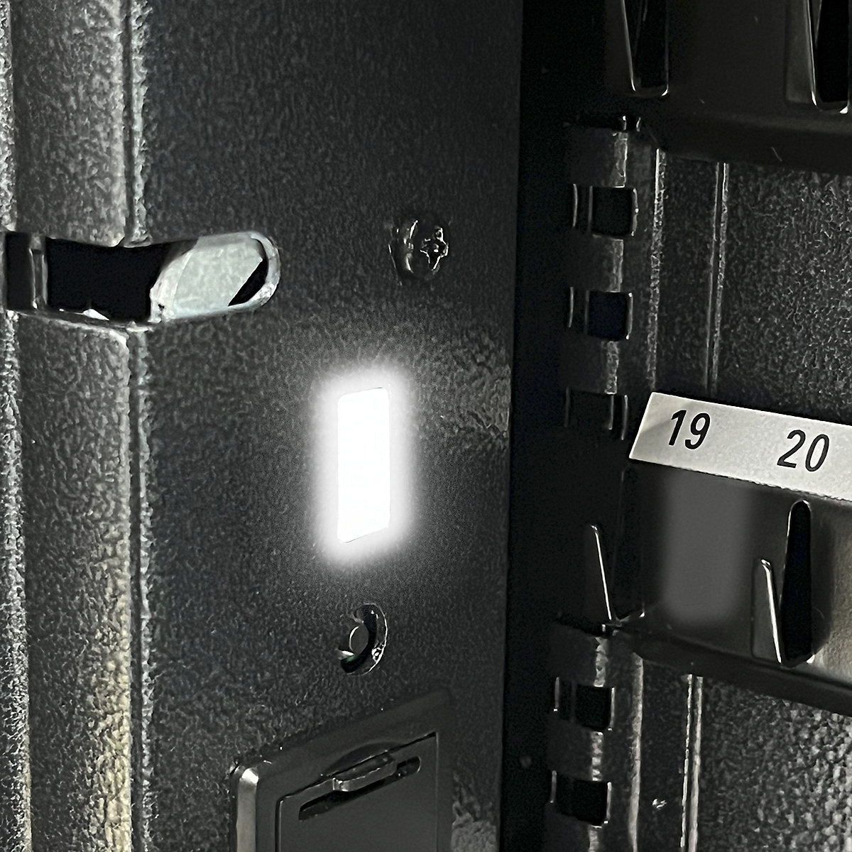 Phoenix Fingerprint Key Safe (Product illustration 5)-4