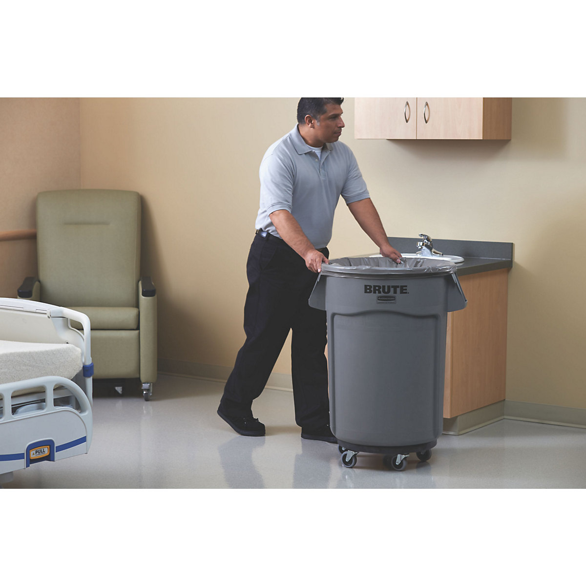 Kontener uniwersalny BRUTE®, okrągły – Rubbermaid (Zdjęcie produktu 12)-11