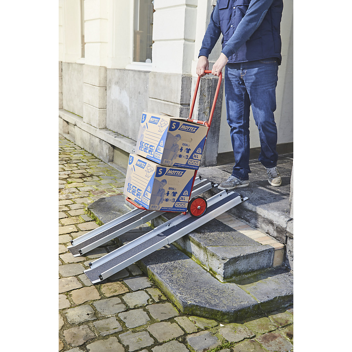 Rampe d'accès à revêtement antidérapant – Mottez (Illustration du produit 8)-7