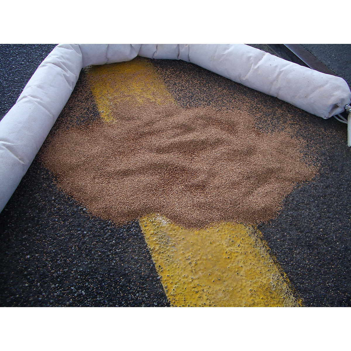 Liant granular pentru ulei CorkSorb (Imagine produs 4)-3