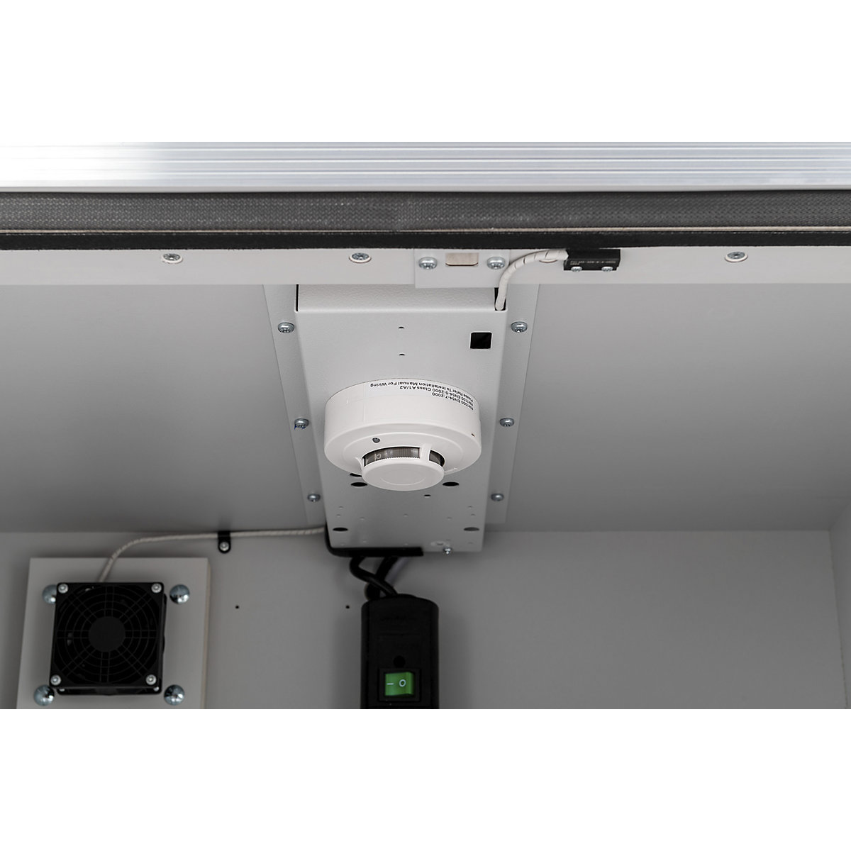 Dulap de siguranță pentru încărcarea acumulatorilor PREMIUM – CEMO (Imagine produs 5)-4