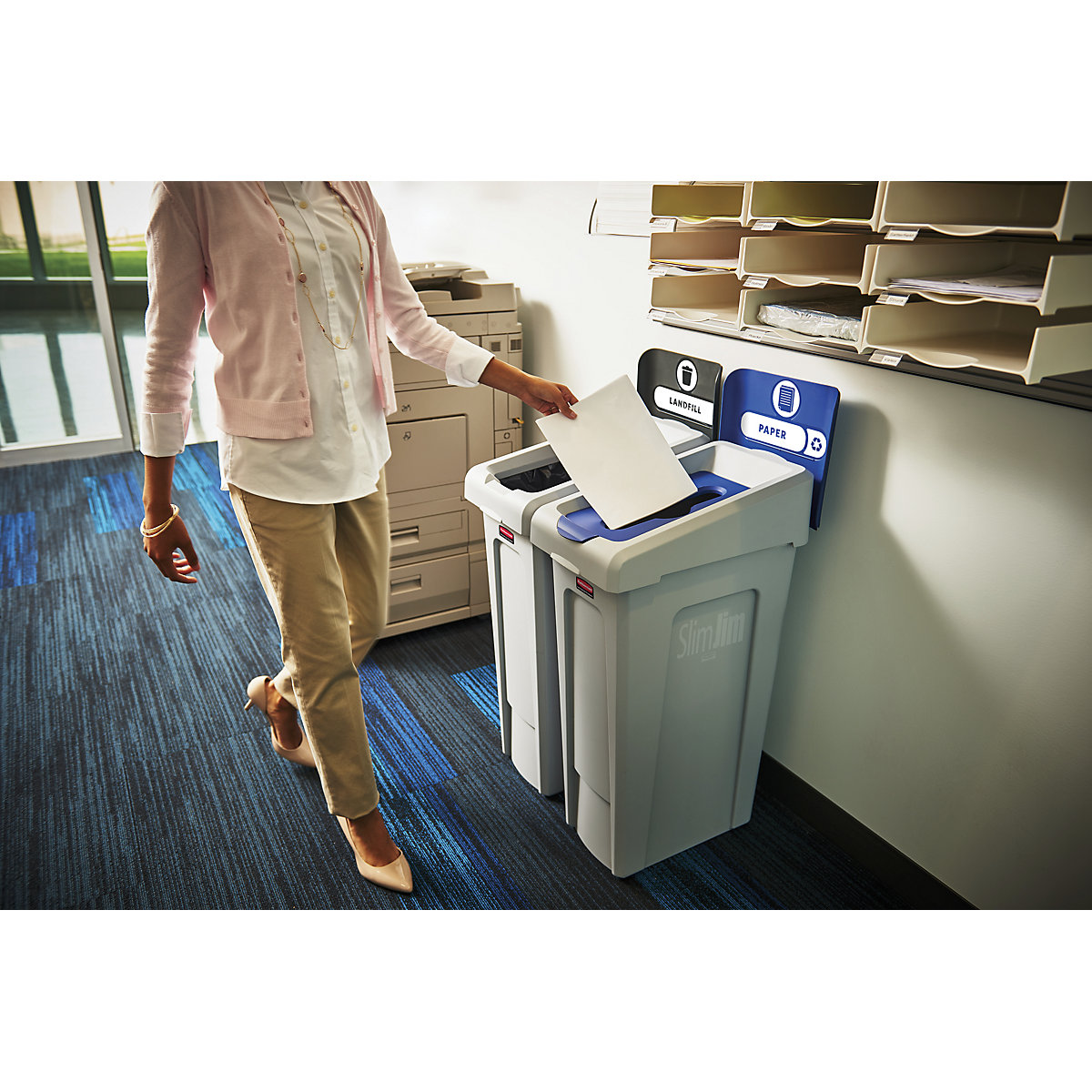 Stație de reciclare materiale reciclabile SLIM JIM® – Rubbermaid (Imagine produs 4)-3