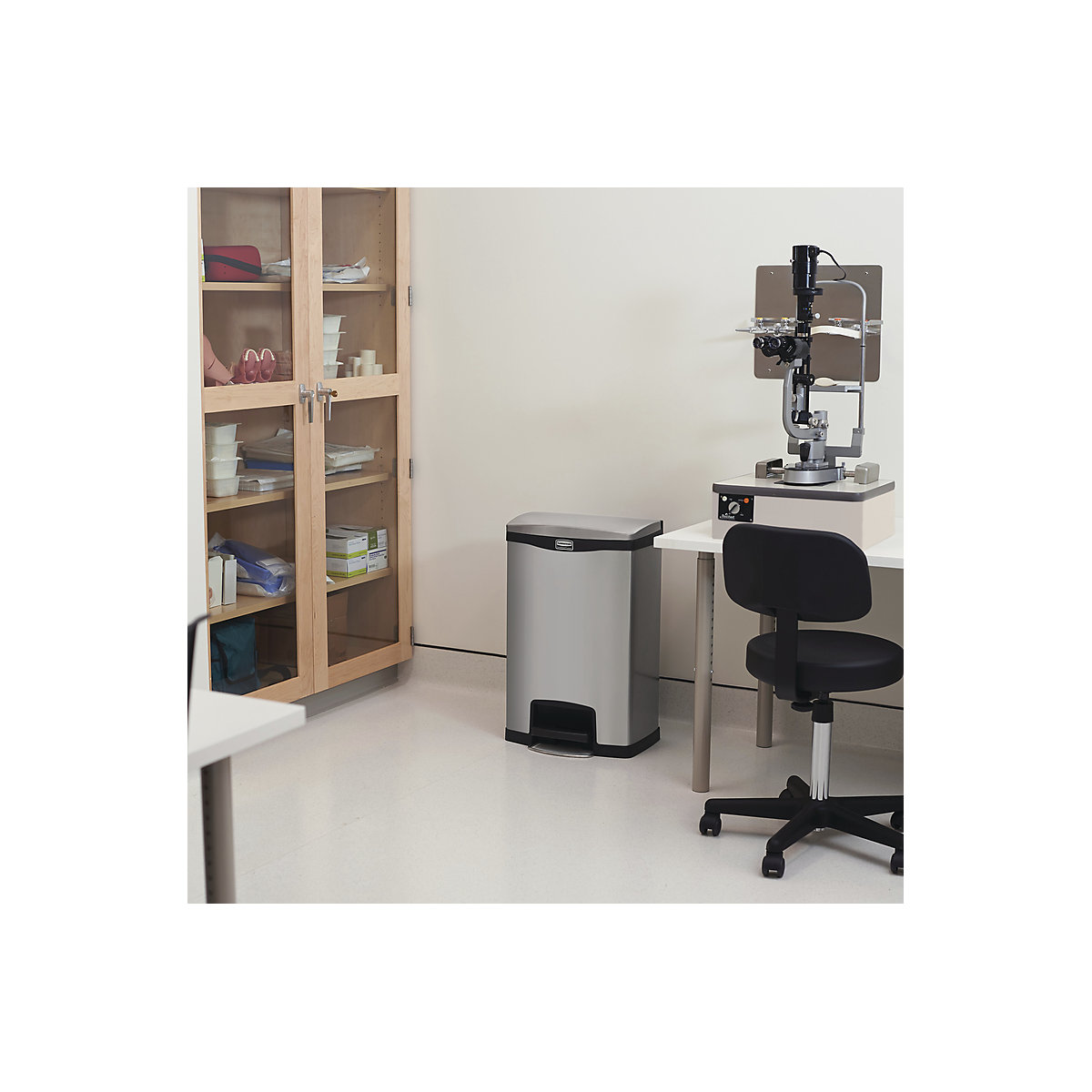 Coletor de lixo com pedal SLIM JIM® – Rubbermaid (Imagem do produto 7)-6