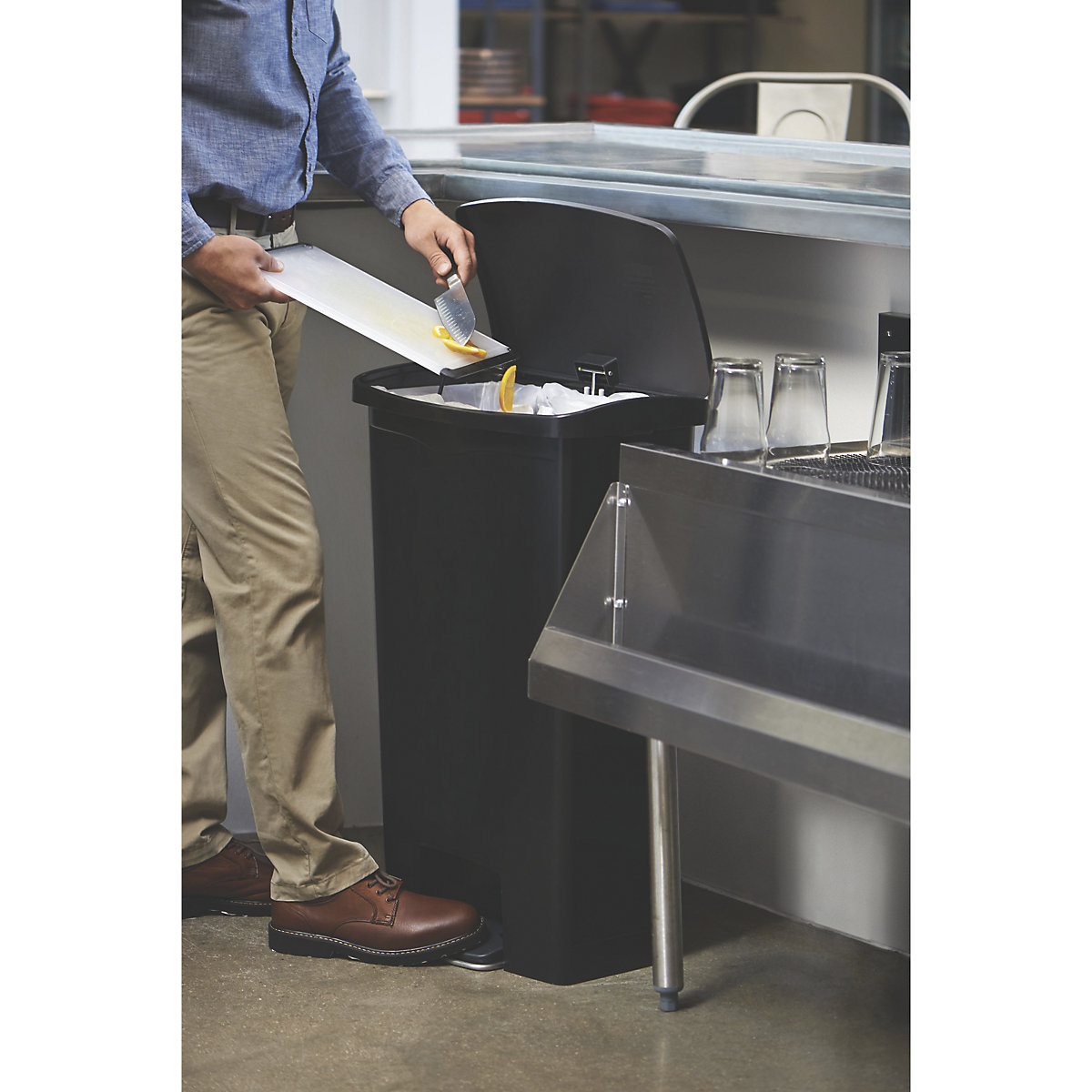 Pedaalafvalemmer SLIM JIM® – Rubbermaid (Productafbeelding 2)-1