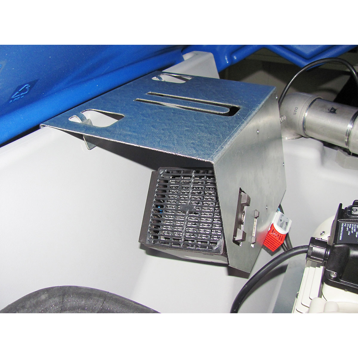 CUBE-tank voor AUS 32 (AdBlue®) – CEMO (Productafbeelding 4)-3