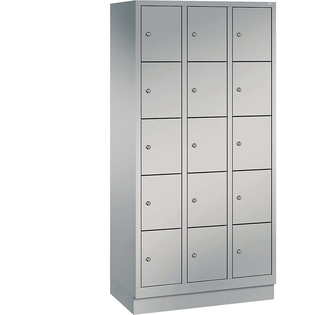 CP – Armario de compartimentos CLASSIC con zócalo: 3 módulos, cada uno