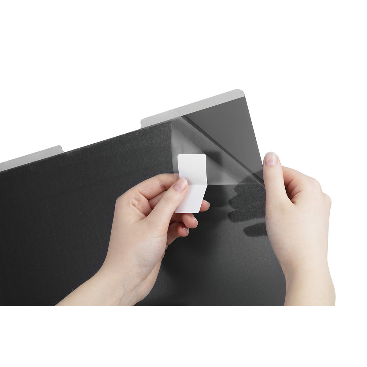 MAGNETIC MacBook Pro® monitor filter – DURABLE (Product illustration 2)-1