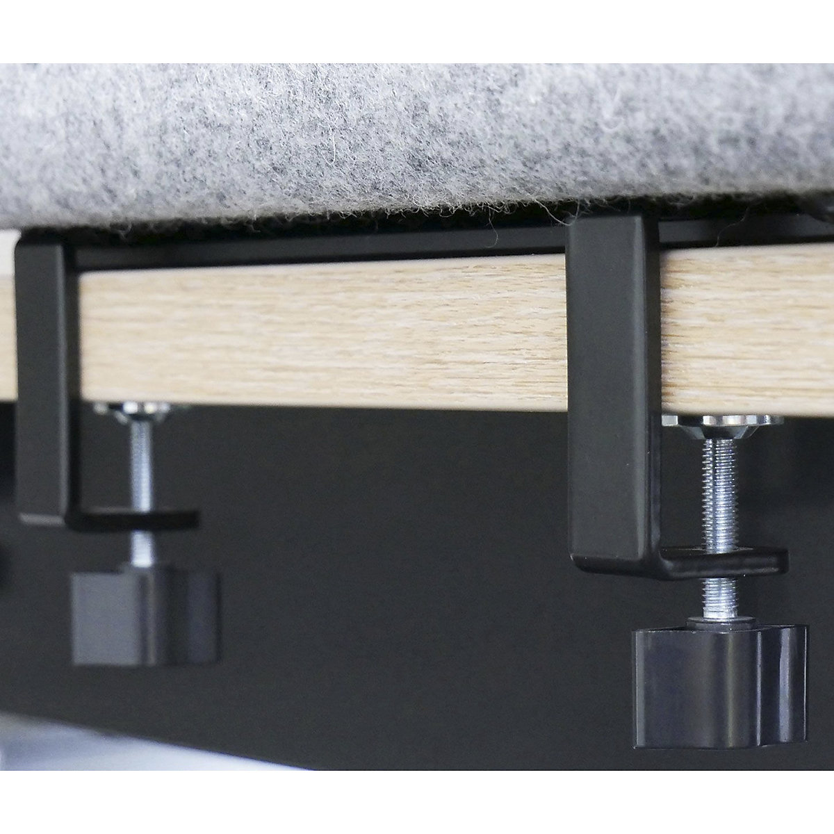 Desktop Power Module with 2 Power Sockets with 1 USB A and 1 USB C Fast Charge Sockets (Product illustration 3)-2