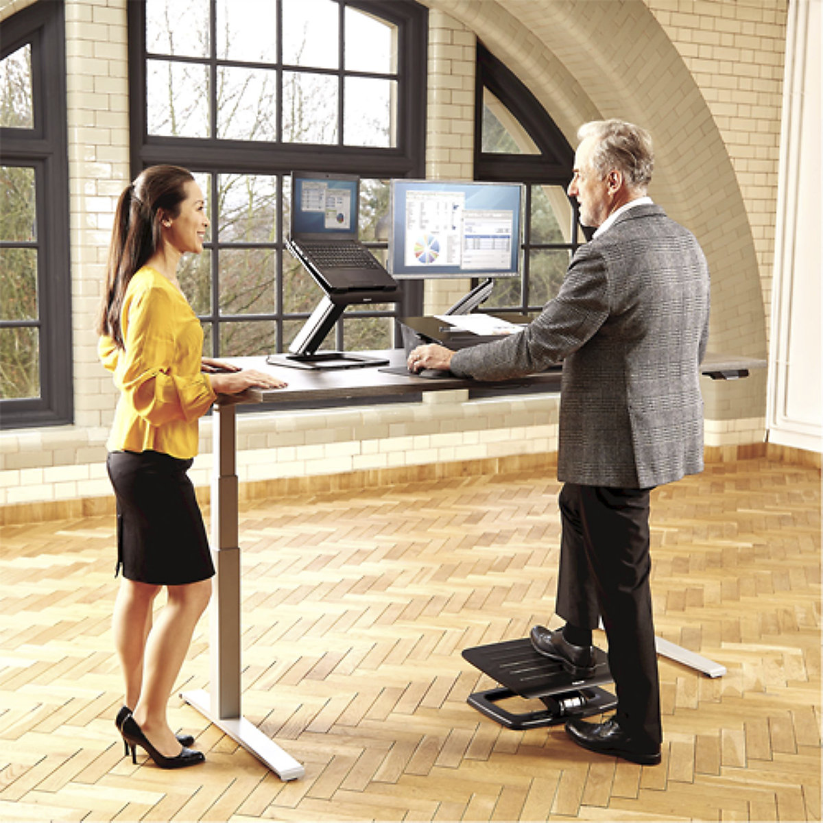 Fellowes Hana Foot Support (Product illustration 9)-8