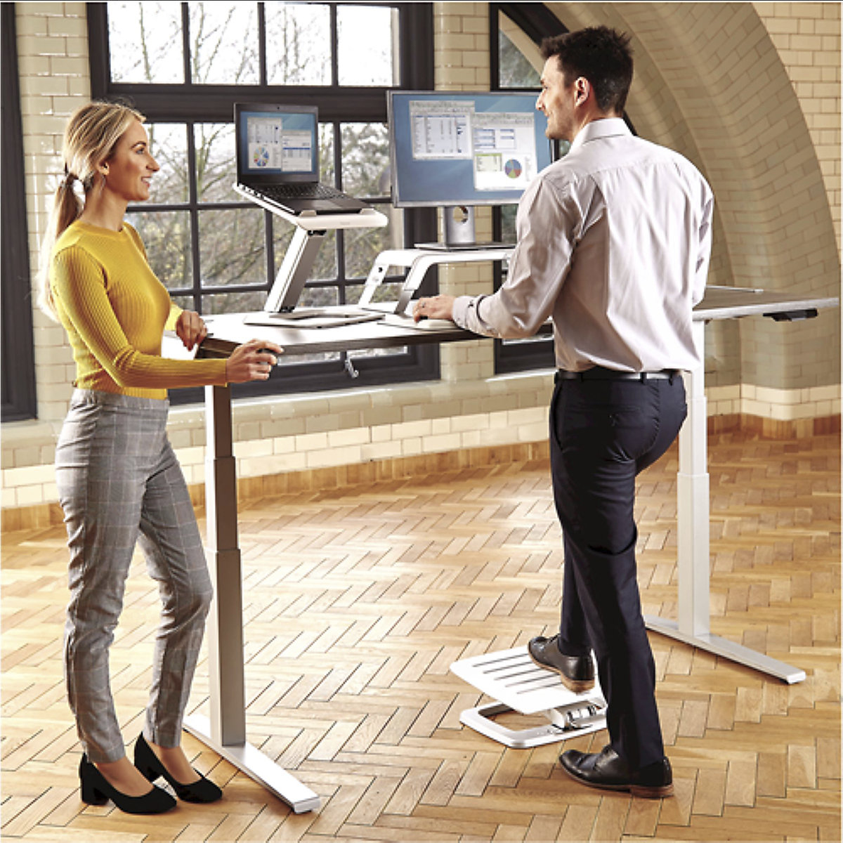 Fellowes Hana Foot Support (Product illustration 12)-11