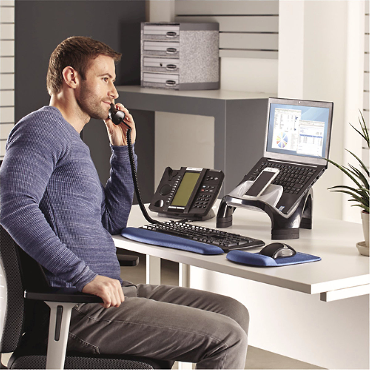 Fellowes Smart Suites Laptop Riser
