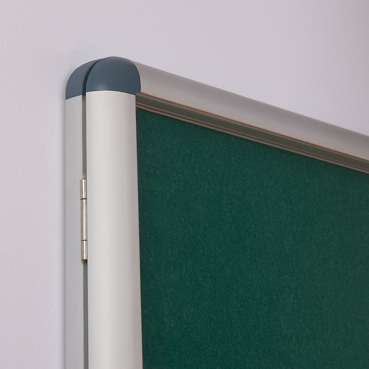 Lockable Tamperproof Felt Notice Board 600 x 450 mm (Product illustration 7)-6