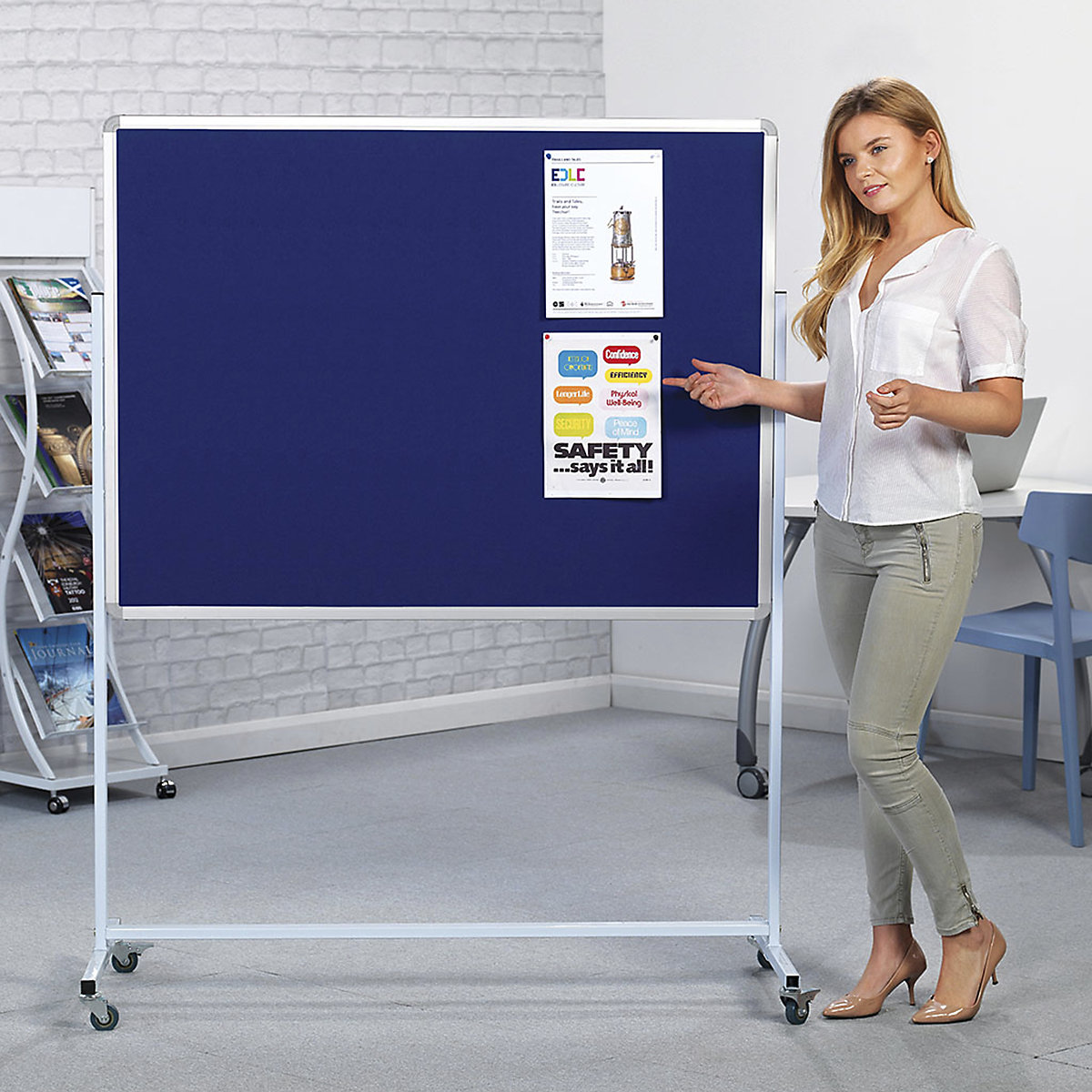 Mobile Pinboard Display Screens