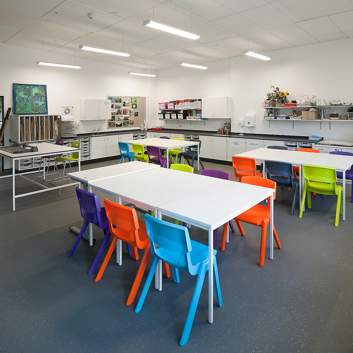 Postura Classroom Chairs