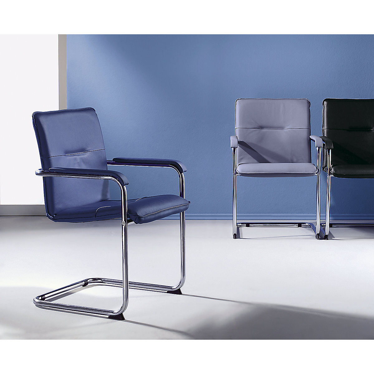 Cantilever chair with genuine leather covering (Product illustration 2)-1