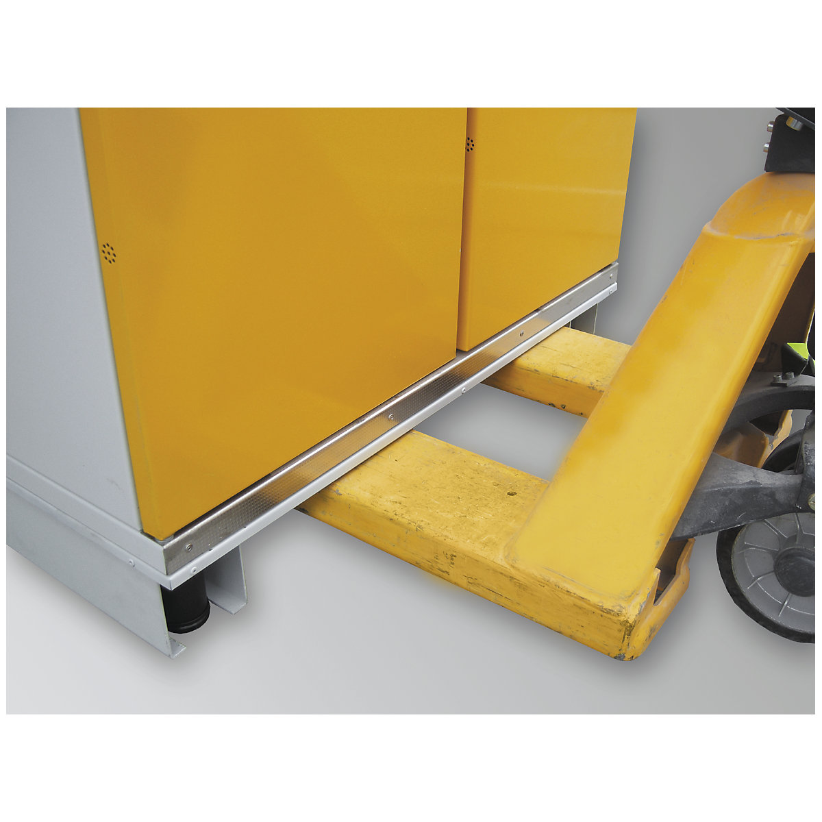 Forklift accessible plinth as accessory