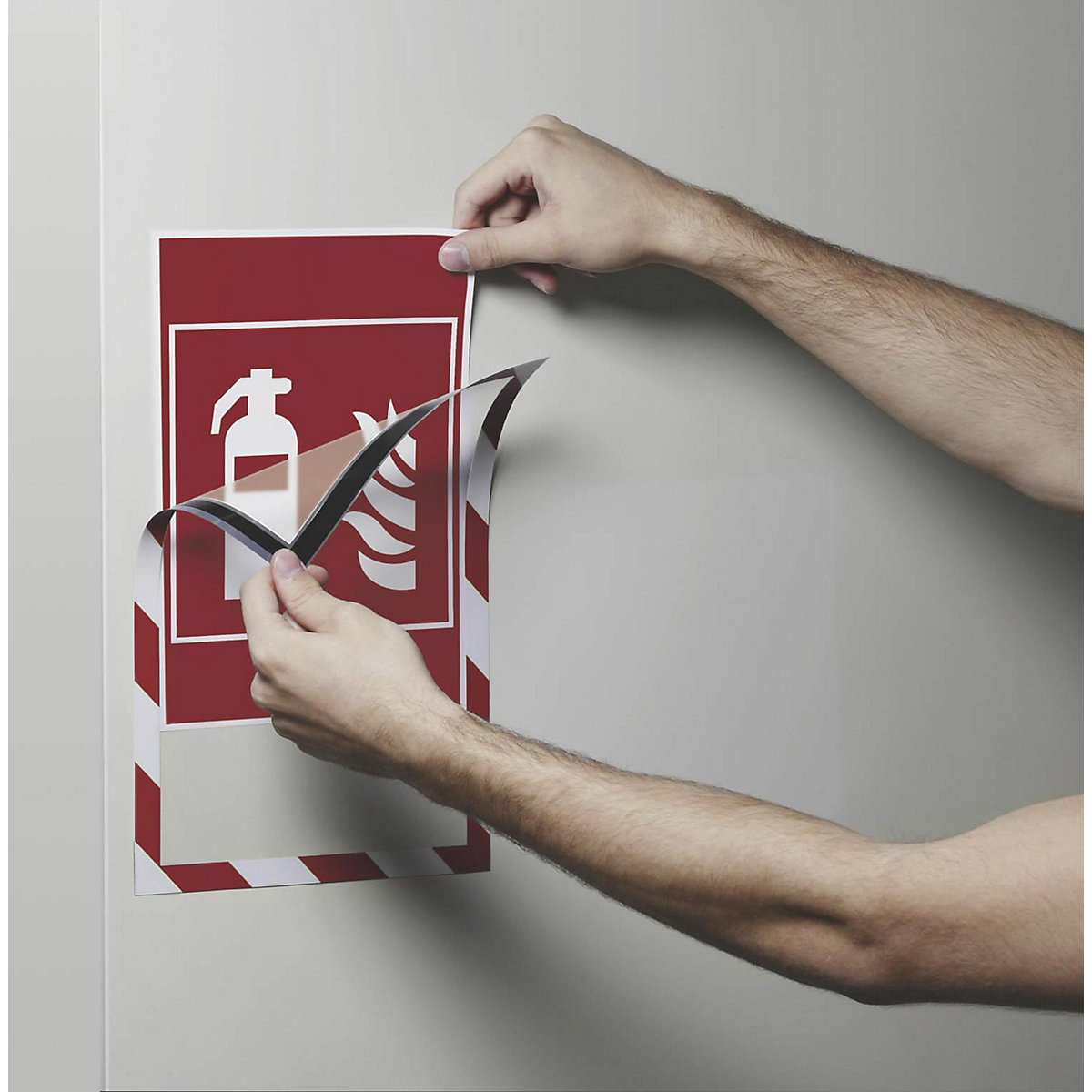 Marco informativo DURAFRAME® MAGNETIC SECURITY – DURABLE (Imagen del producto 3)-2