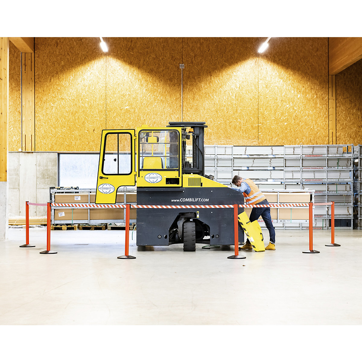 Aluminijski stup s trakom (Prikaz proizvoda 4)-3