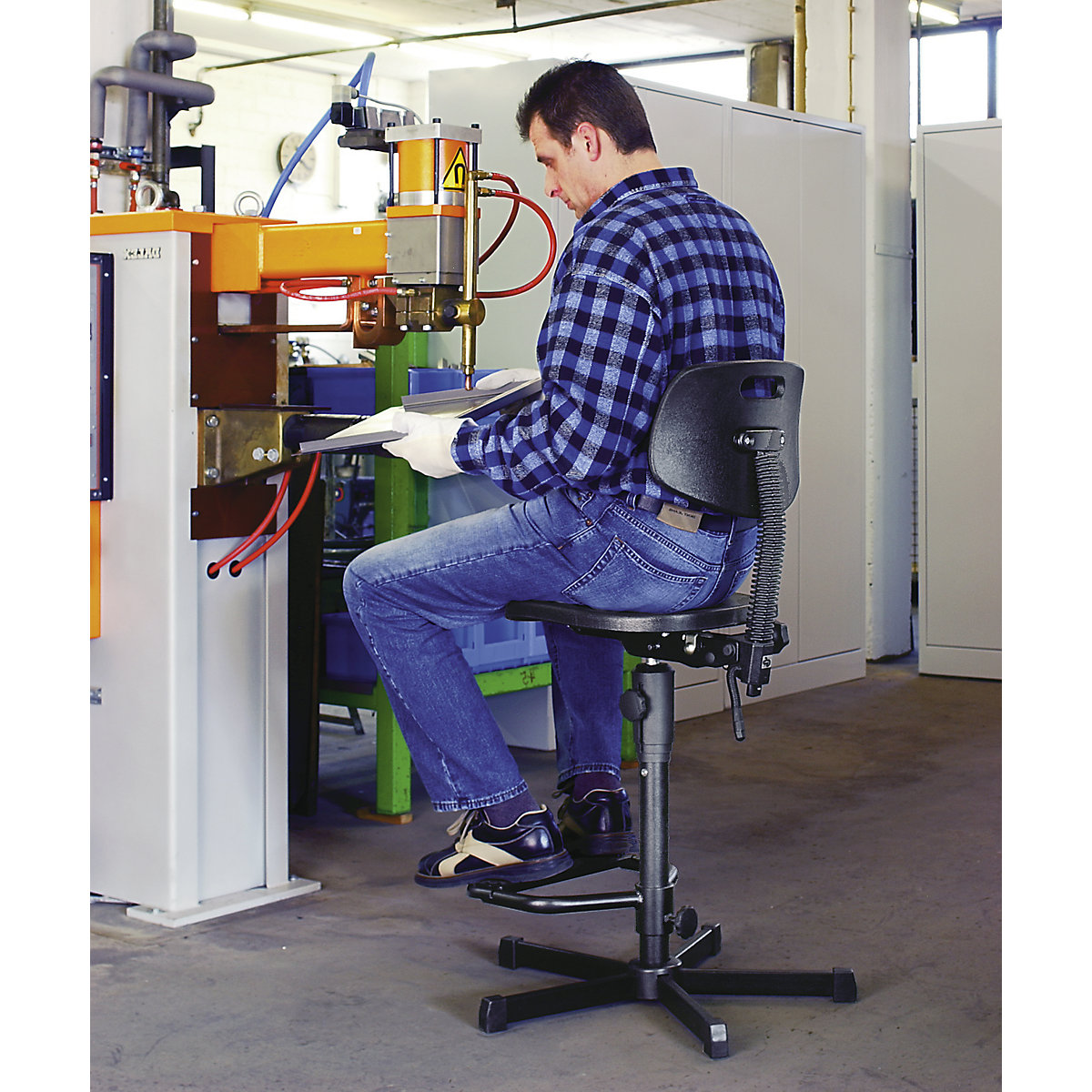 Pracovní otočná židle se sedákem z PU lehčené hmoty – meychair (Obrázek výrobku 2)-1