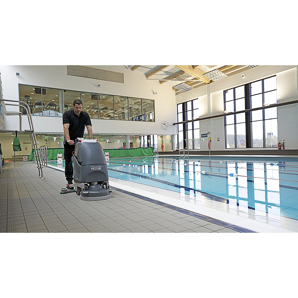 Numatic TTB3045NX Twintec Battery Powered Scubber Dryer | With 2 Batteries (Product illustration 14)-13