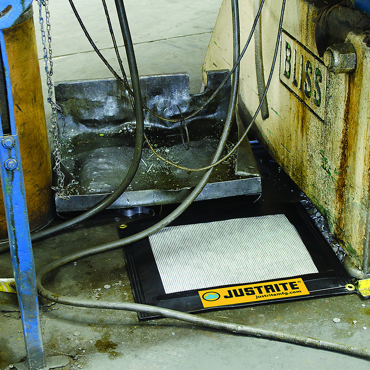 Justrite Drip Pads (Product illustration 2)-1