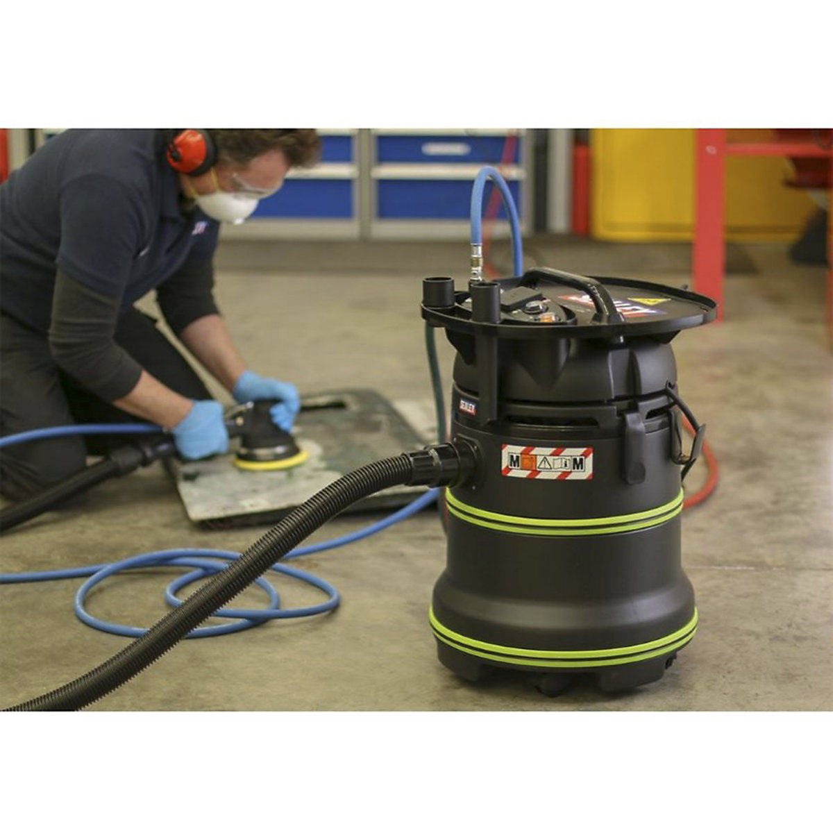 Sealey Wet And Dry Industrial Vacuum Cleaner | Class M Filtration | 35L (Product illustration 4)-3