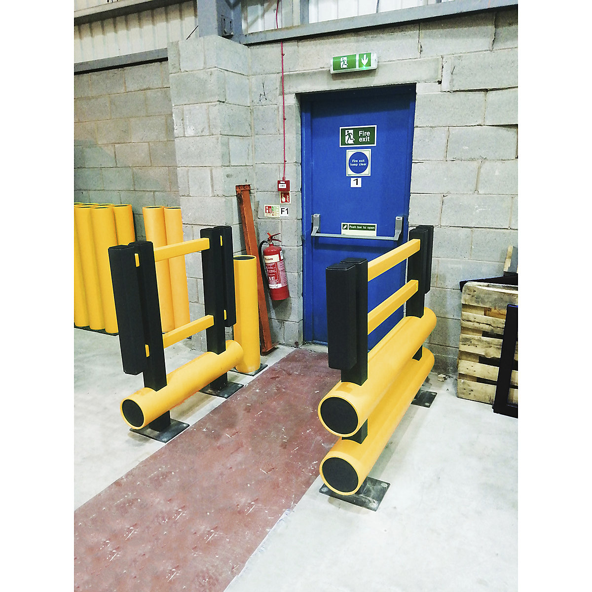 Brandsafe Double Pedestrian Bumper Barrier (Product illustration 2)-1