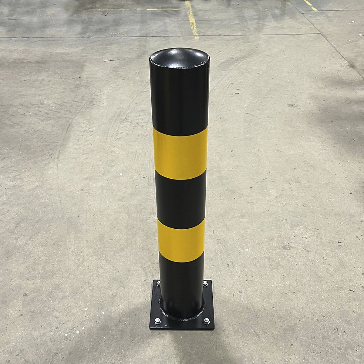 Autopa Black & Yellow Steel Bollards | Concrete-In or Bolt Down (Product illustration 5)-4